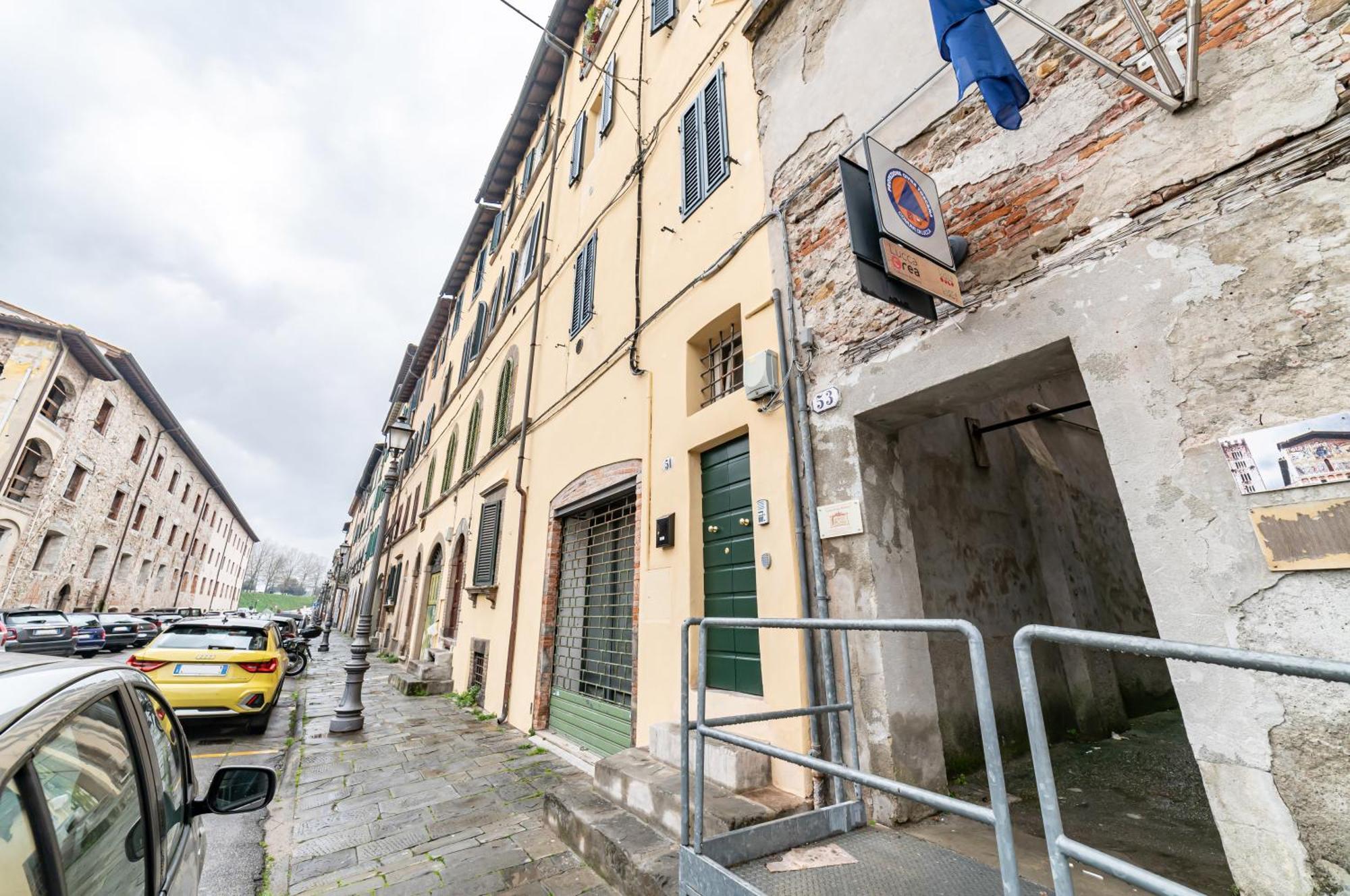 Modern Apartment In The Heart Of Lucca! Exterior photo